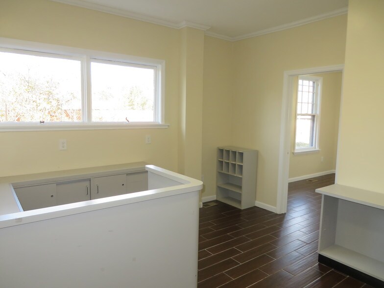 More Photos Of 286 E Main St, Somerville Medical For Lease