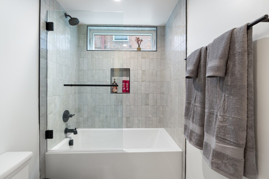 More Photos Of 1035 N Serrano Ave, Los Angeles Apartments For Sale