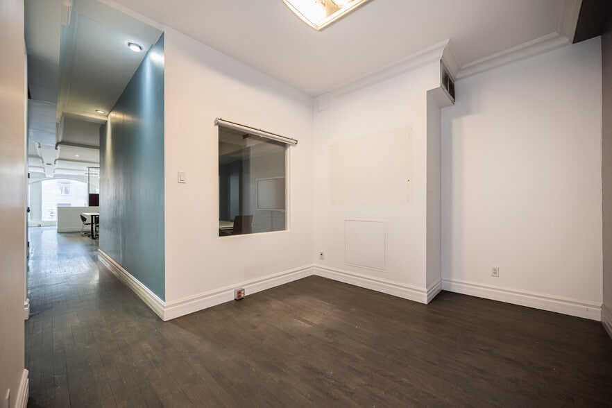 More Photos Of 1583 Rue Saint-Hubert, Montréal Storefront Retail Office For Sale