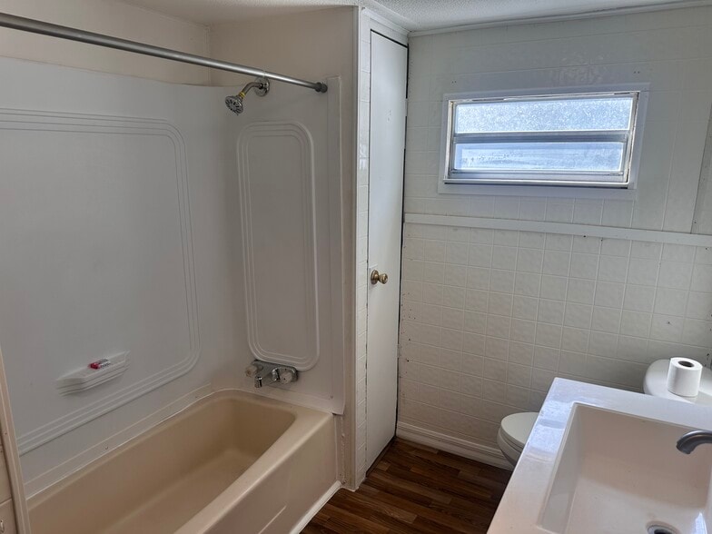 More Photos Of 12300 Phillips Ln, Gibsonton Manufactured Housing Mobile Home Park For Sale