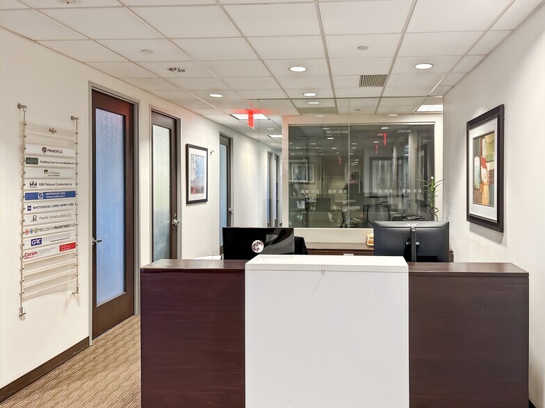 More Photos Of 118-35 Queens Blvd, Forest Hills Coworking Space