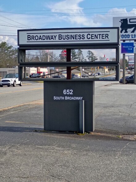 More Photos Of 652 S Broadway St, Forest City Medical For Sale