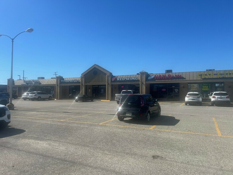 More Photos Of 4135 S Broadway Ave, Tyler Storefront For Lease