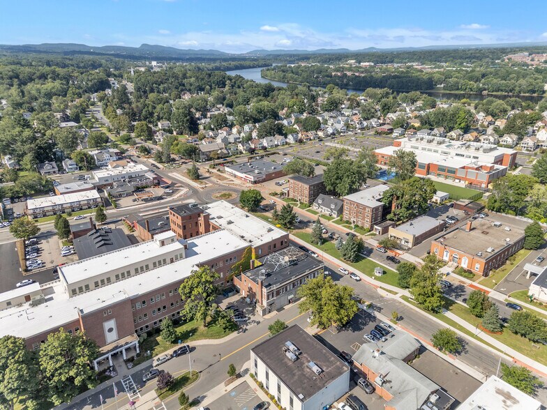 More Photos Of 85 Elm St, West Springfield Storefront Retail Office For Lease