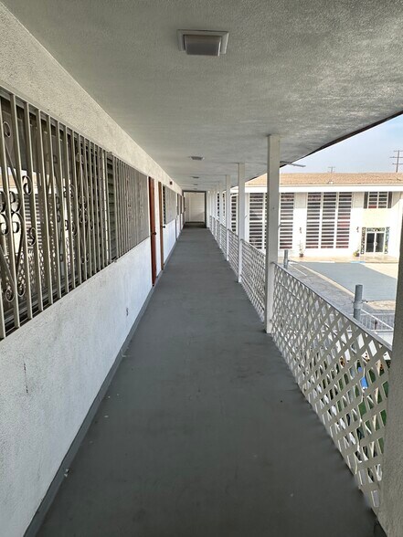 More Photos Of 10963 S Western Ave, Los Angeles Religious Facility For Lease