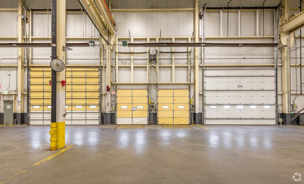 More Photos Of 121 Technology Dr, Durham Unknown For Lease