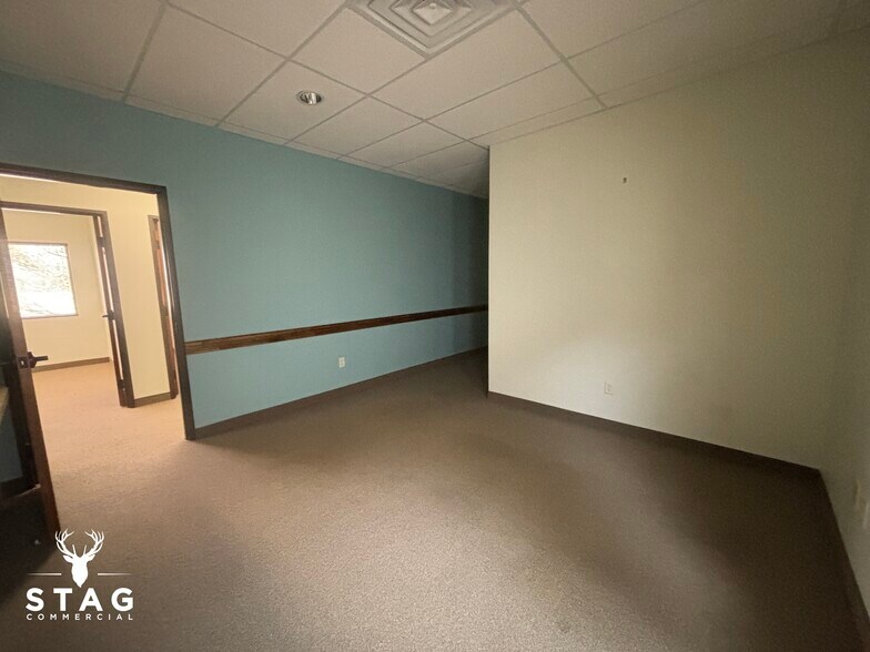 More Photos Of 571 W Main St, Lewisville Medical For Lease