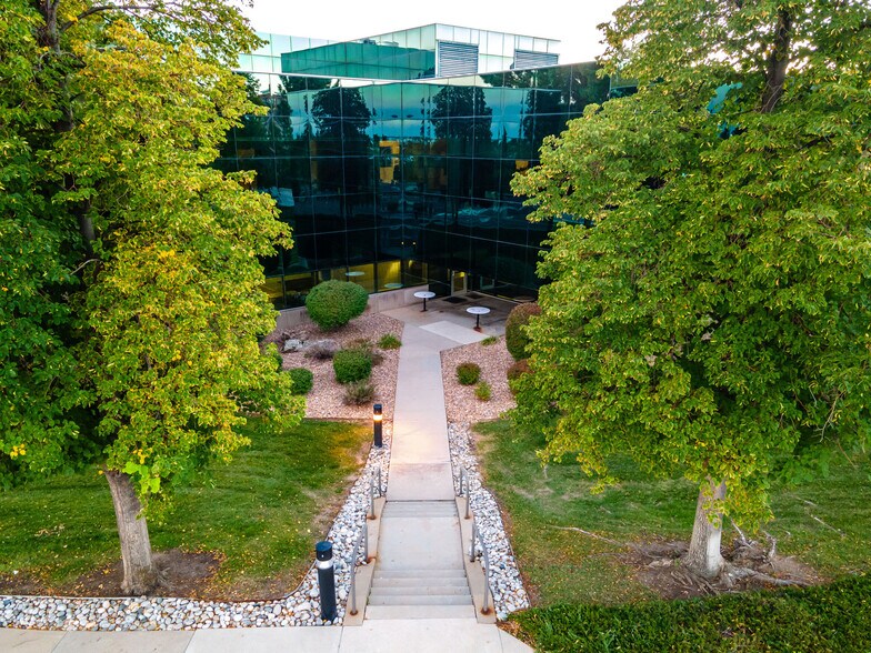 More Photos Of 373 Inverness Pkwy, Englewood Office For Lease