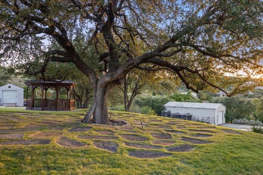 More Photos Of 4607 R O Dr, Spicewood Lodge Meeting Hall For Sale