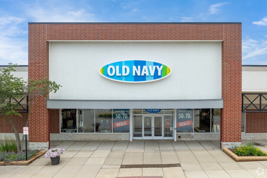 More Photos Of 701 N Milwaukee Ave, Vernon Hills Unknown For Lease