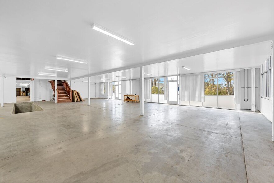 More Photos Of 1515-1539 Olivella Way, San Diego Warehouse For Lease