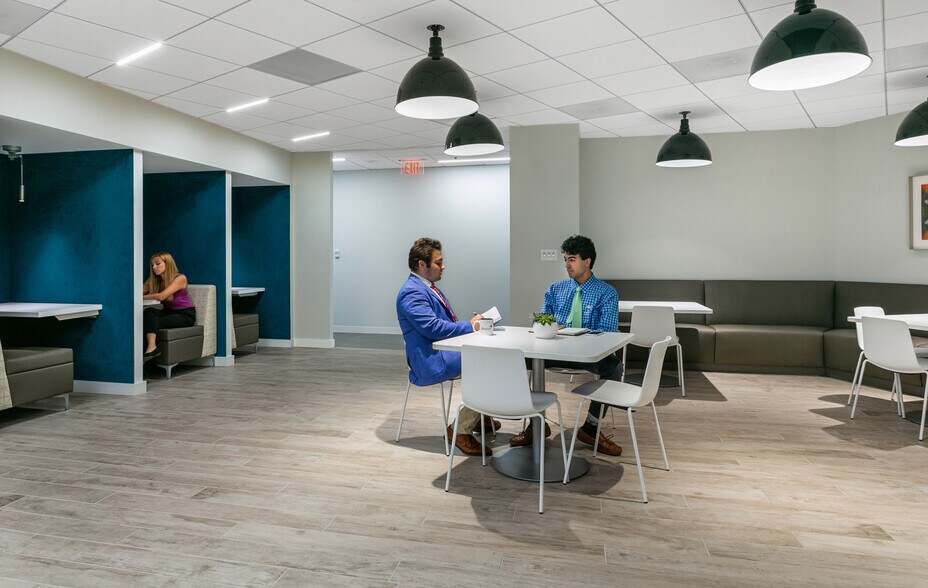 More Photos Of 1025 Connecticut Ave NW, Washington Office For Lease