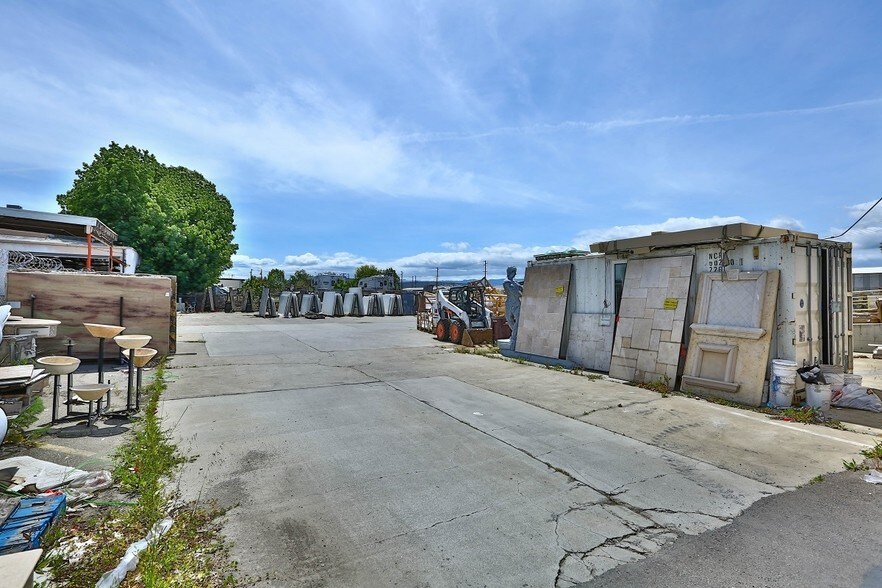 More Photos Of 590 Martin Ave, Santa Clara Warehouse For Lease