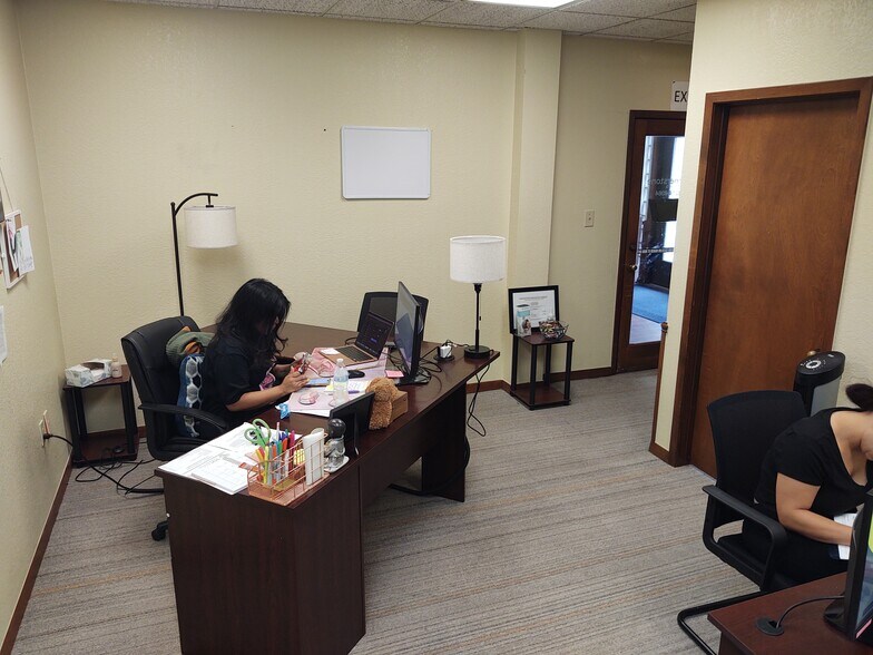 More Photos Of 100 E San Antonio St, San Marcos Office For Lease