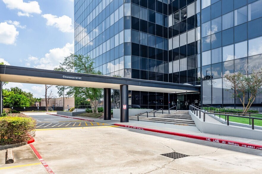 More Photos Of 616 FM 1960 Rd W, Houston Office For Sale