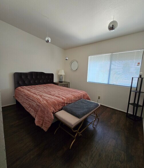 More Photos Of 42995 Park Pl, Palm Desert Apartments For Sale
