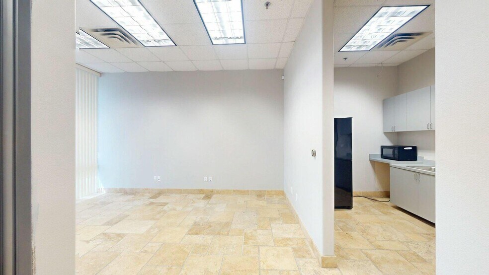 More Photos Of 39301 Badger St, Palm Desert Warehouse For Sale