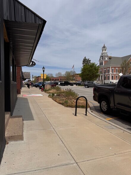More Photos Of 118 S Lafayette St, Macomb Storefront Retail Residential For Sale