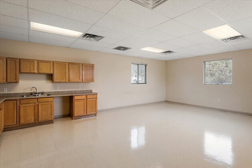 More Photos Of 105 Lehigh Ave, Pueblo Office Residential For Sale