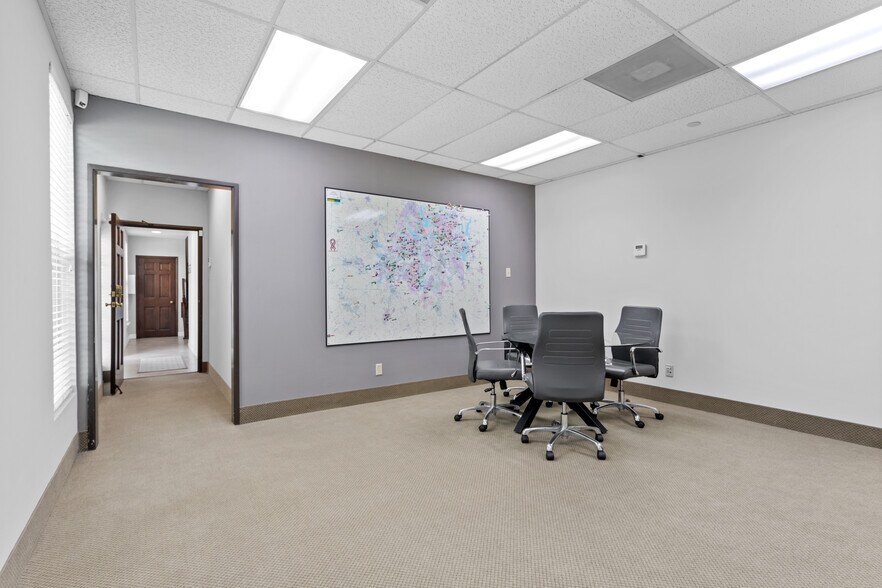 More Photos Of 17734 Preston Rd, Dallas Office For Sale