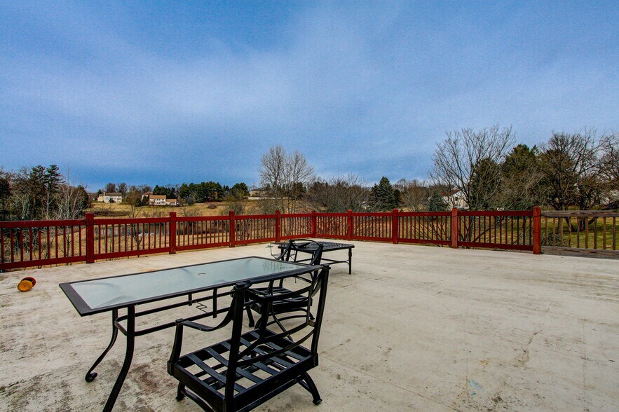 More Photos Of 3328 Huntingdon Pike, Huntingdon Valley Service For Sale