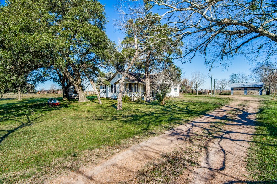 More Photos Of 3671 W Fm 1093 Rd, Wallis Land For Sale