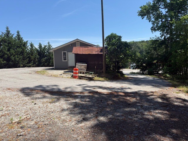 More Photos Of 113 Foster Lake Rd, Dallas Freestanding For Lease