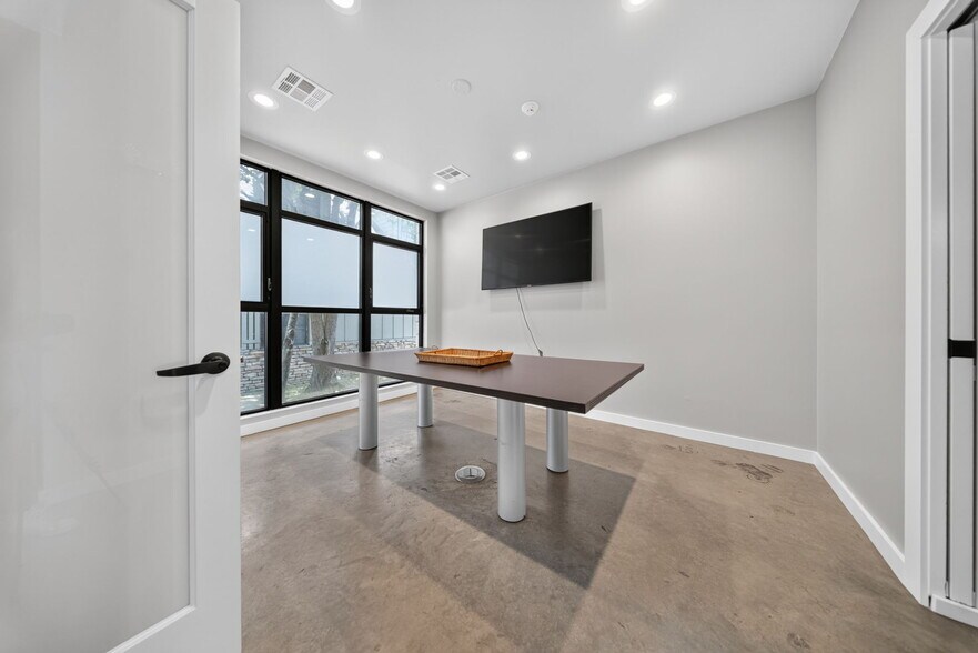 More Photos Of 3326 E 27th Pl S, Tulsa Office For Lease