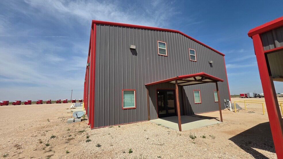 More Photos Of 8211 E County Road 62, Midland Warehouse For Sale