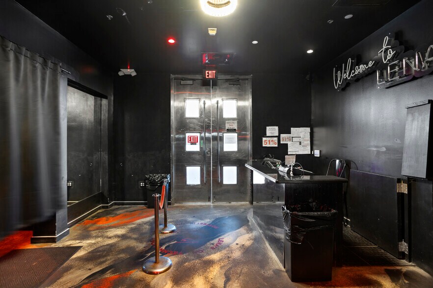 More Photos Of 10333 E Technology Blvd, Dallas Bar For Sale