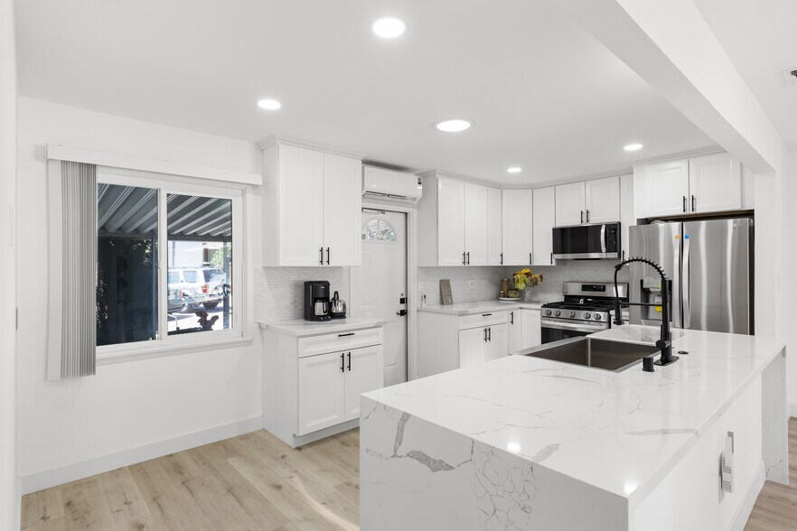 More Photos Of 5590 Shasta Ln, La Mesa Apartments For Sale