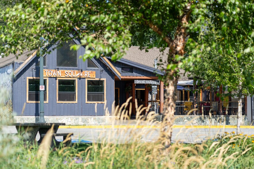 More Photos Of 7439 Frontier St, Pemberton Restaurant For Sale