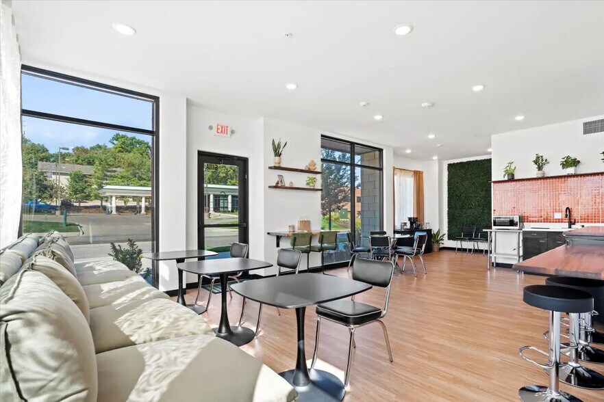 More Photos Of 6115 Nieman Rd, Shawnee Apartments For Sale