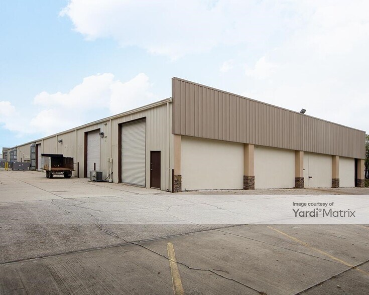 More Photos Of 8100 Park Blvd N, Pinellas Park Storefront For Lease