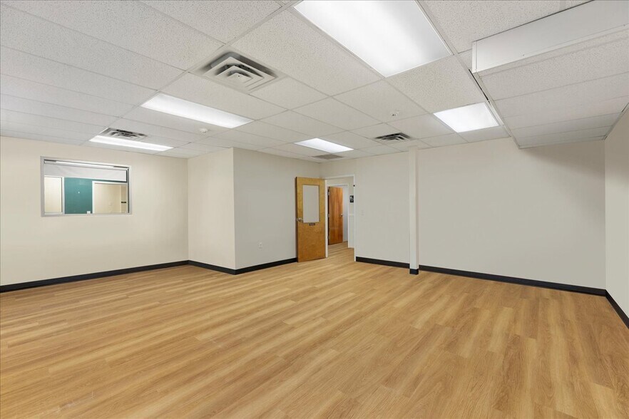 More Photos Of 170 Township Line Rd, Hillsborough Office For Lease
