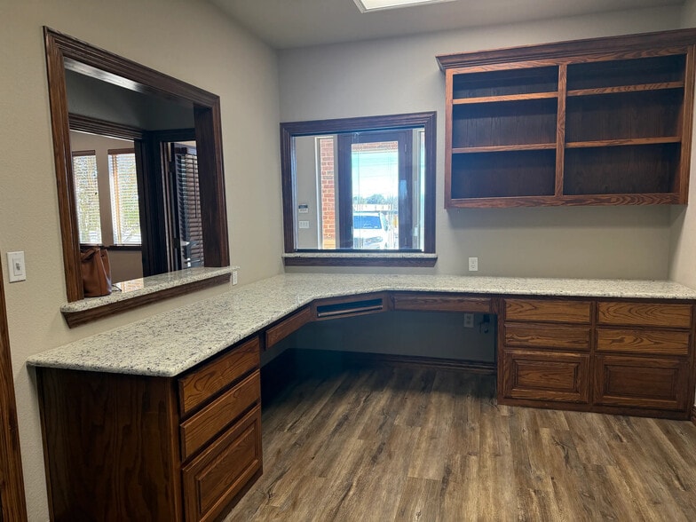 More Photos Of 411 Harwood Rd, Bedford Office For Sale
