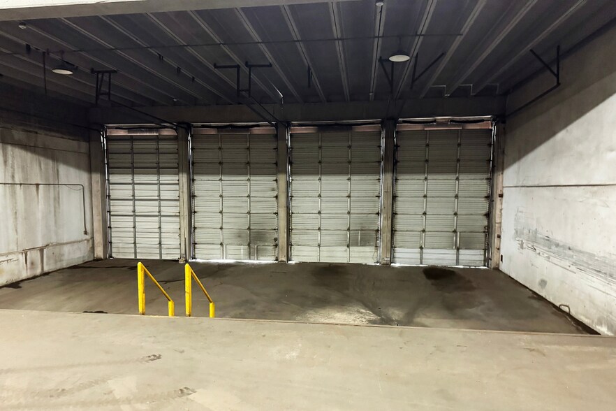 More Photos Of 5702 Armour Dr, Houston Warehouse For Sale