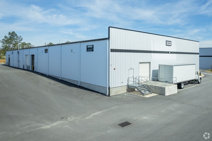 More Photos Of 532 Mayfield Rd, Duncan Warehouse For Lease