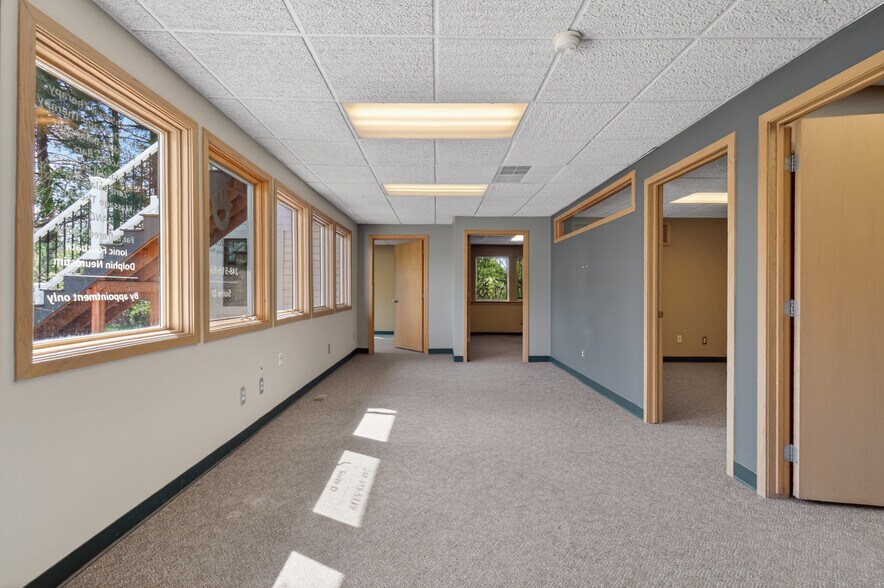 More Photos Of 6300 Sashabaw Rd, Village of Clarkston Storefront For Lease
