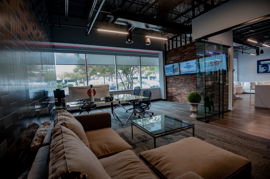 More Photos Of 4100 Lafayette Center Dr, Chantilly Industrial For Sale