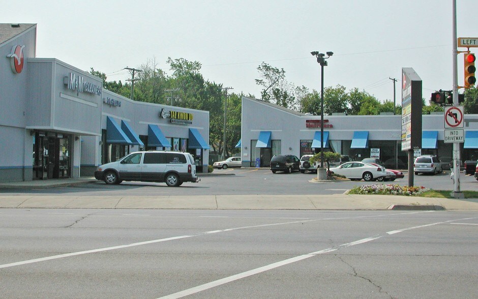 More Photos Of 2965-2985 Orchard Lake Rd, Keego Harbor Unknown For Lease