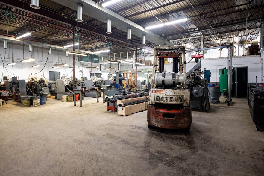 More Photos Of 170 Bennington Dr, Rochester Manufacturing For Lease