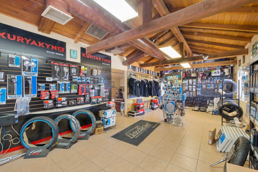 More Photos Of 2842-2846 N 1st Ave, Tucson Auto Repair For Sale