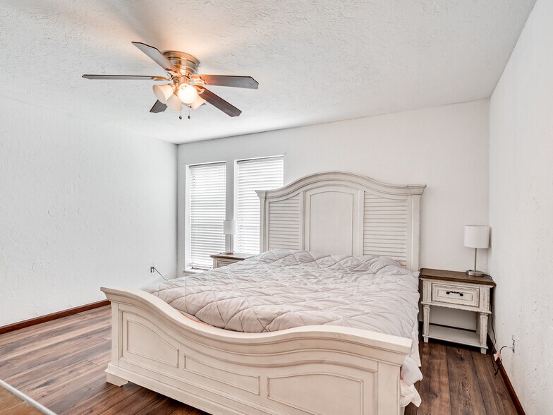 More Photos Of 3595 E State Highway 9, Norman Industrial For Sale