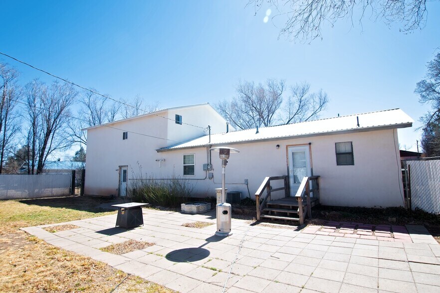 More Photos Of 404 3rd St, Capitan Flex For Sale