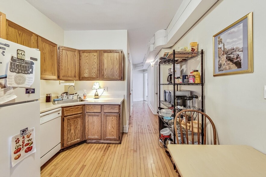 More Photos Of 3814 N Clark St, Chicago Storefront Retail Residential For Sale