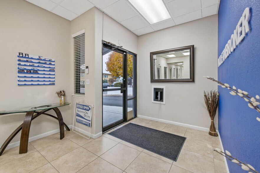 More Photos Of 610 W Main St, Visalia Office For Lease