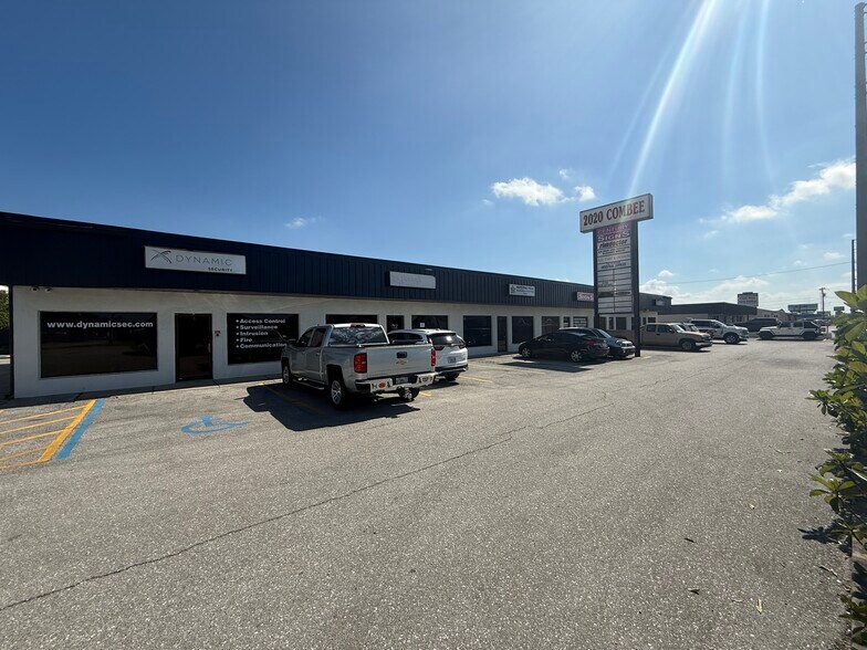 More Photos Of 2020 S Combee Rd, Lakeland Warehouse For Lease