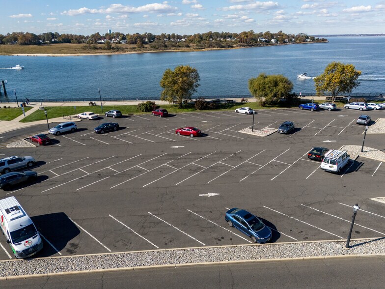 More Photos Of 25 W Front St, Keyport Bank For Lease