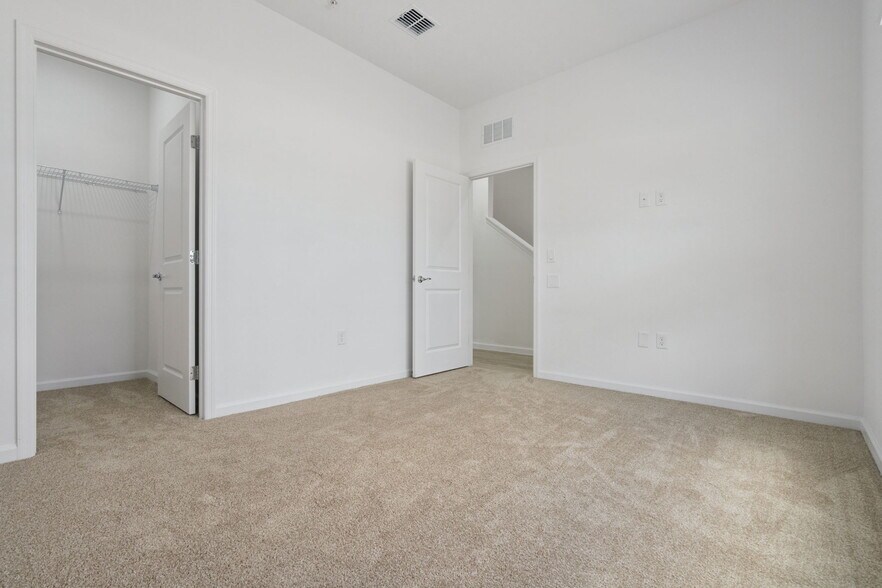 More Photos Of Old Lake Wilson Road, Davenport Multifamily For Sale